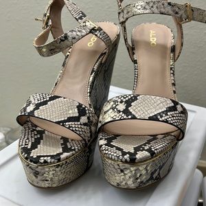 Snake skin wedges